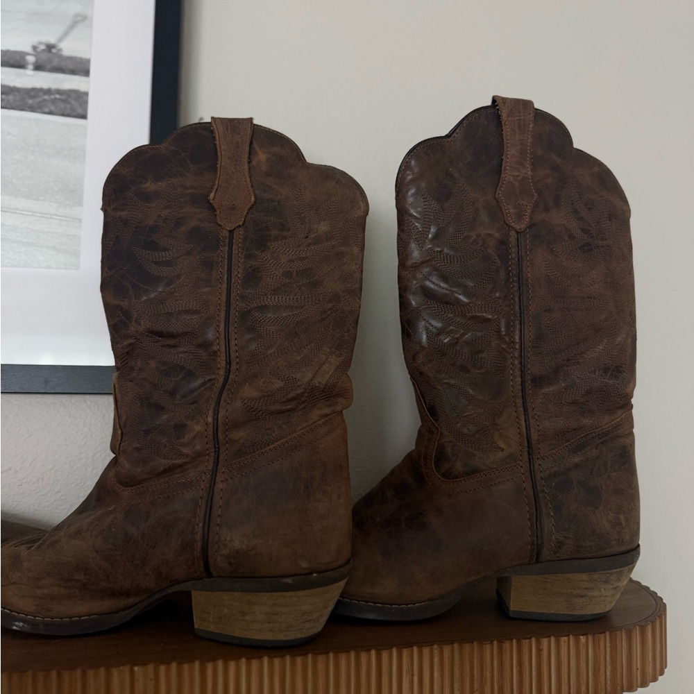 Like New - 9.5 - Brown Western Cowboy Boots